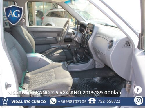 Nissan Terrano 4x4 DX 2.5 año 2013 - Imagen 10