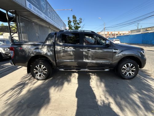 FORD RANGER LIMITED 3.2 AT AÑO 2021 - Imagen 9