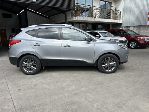 Hyundai Tucson 2.0 MT año 2015 - Imagen 9