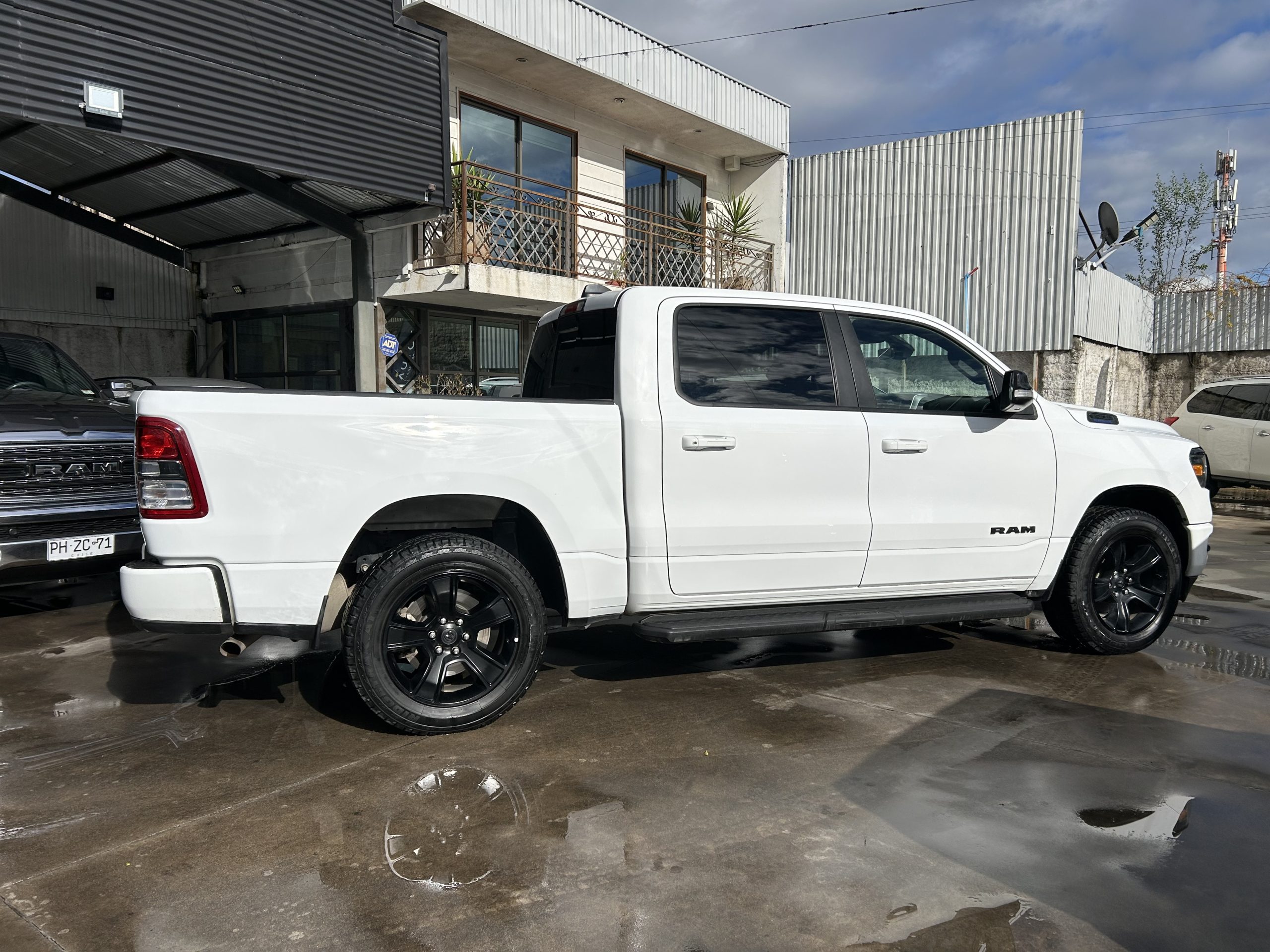 RAM 1500 3.6 BIGHORN AÑO 2023 - Imagen 9