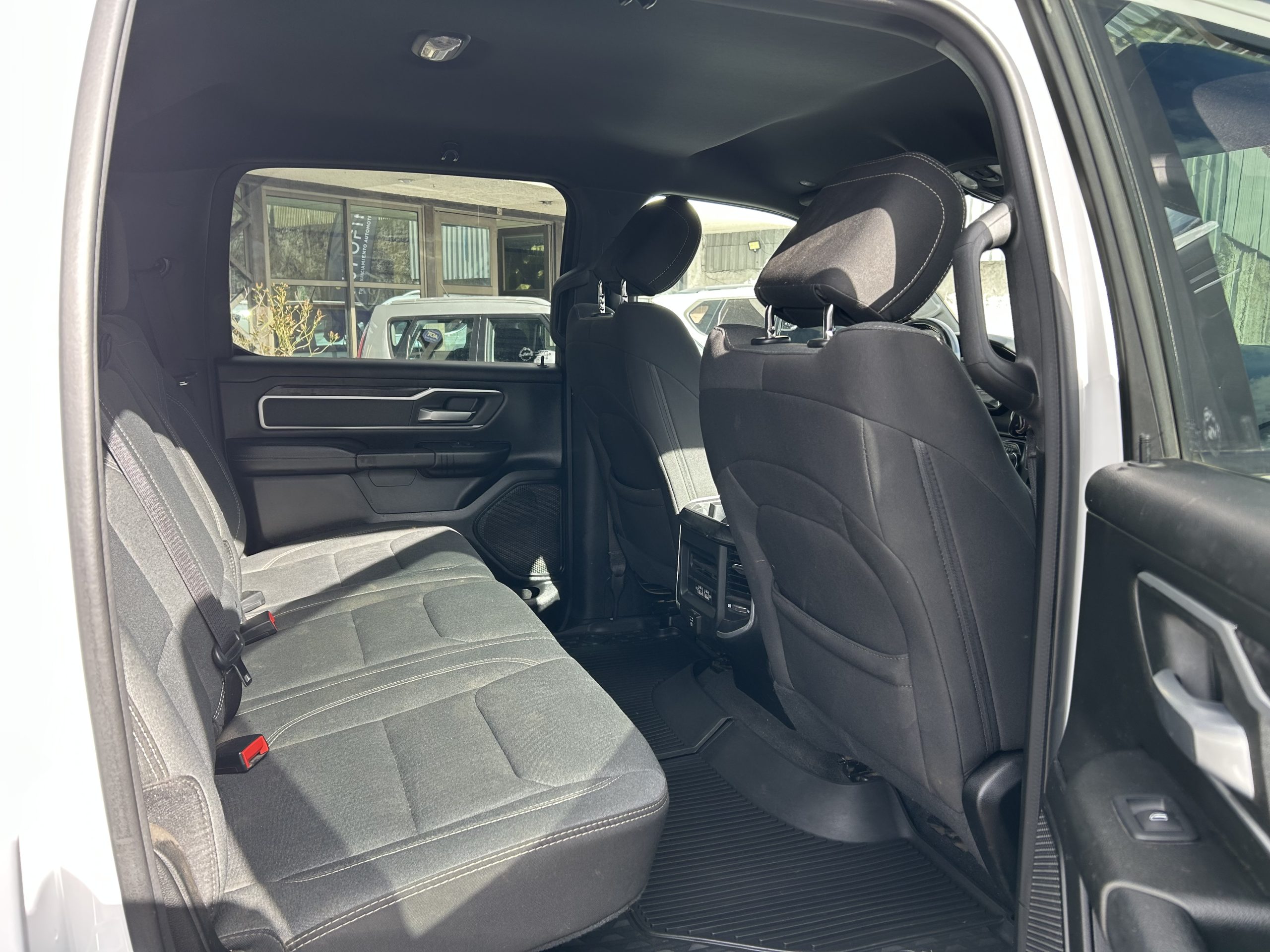 RAM 1500 3.6 BIGHORN AÑO 2023 - Imagen 10