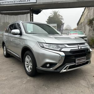 MITSUBISHI OUTLANDER 2.0 AT AÑO 2022